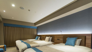 訳ありトリプルルーム (早朝から騒音が発生します)