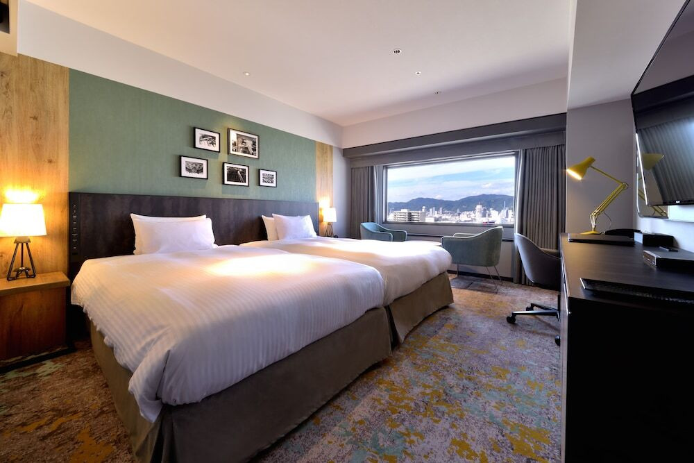 ブルーのライトと滝がムーディー「ティーラウンジ ベルクール」4757598