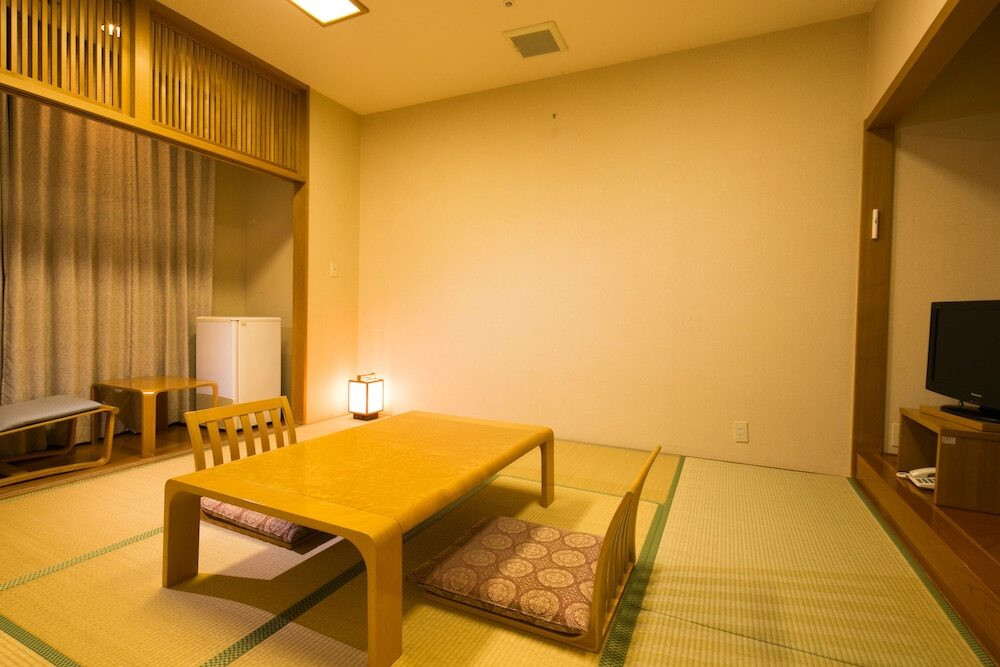 客室内のダイニングエリア