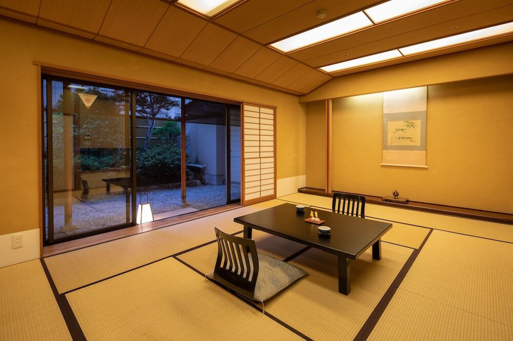 100％源泉掛け流しの温泉が自慢の老舗ホテル3524836