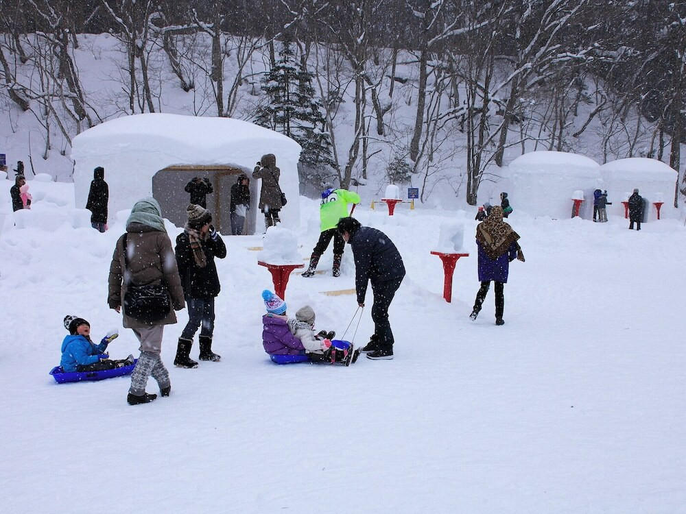 子供用の遊び場 - 屋外