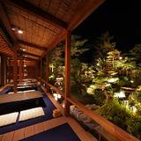 夜の庭園は美しくライトアップ / 4