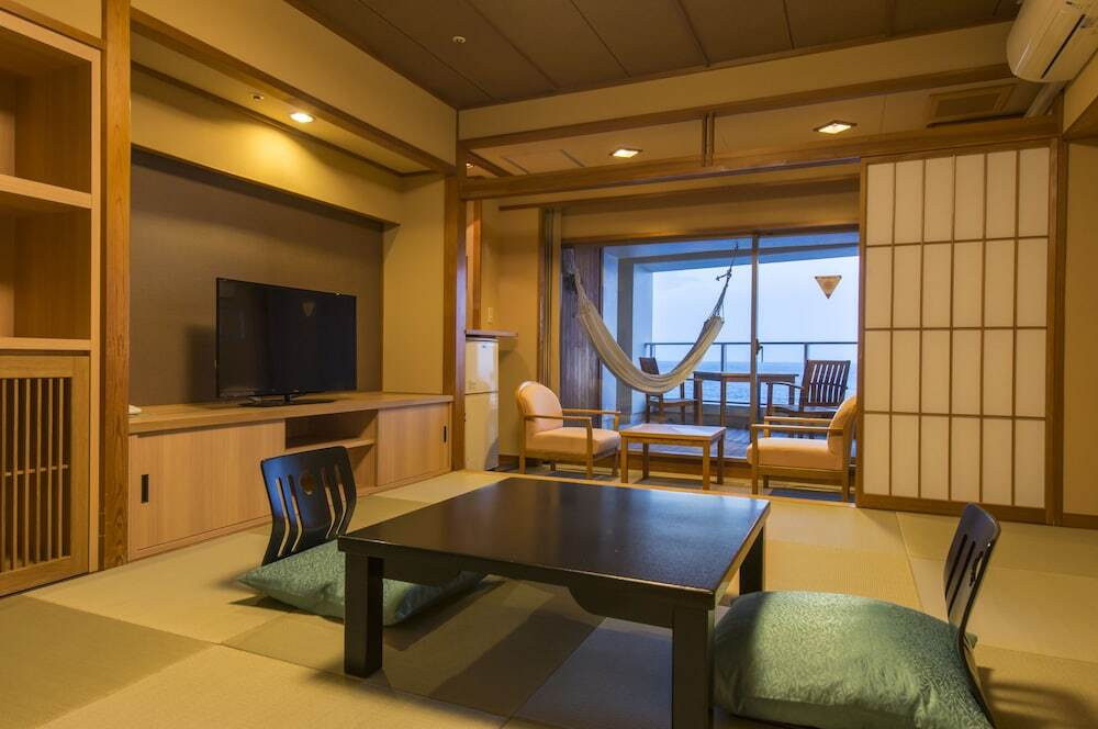 海絶景をながめながら温泉に浸かって時を忘れる4022931