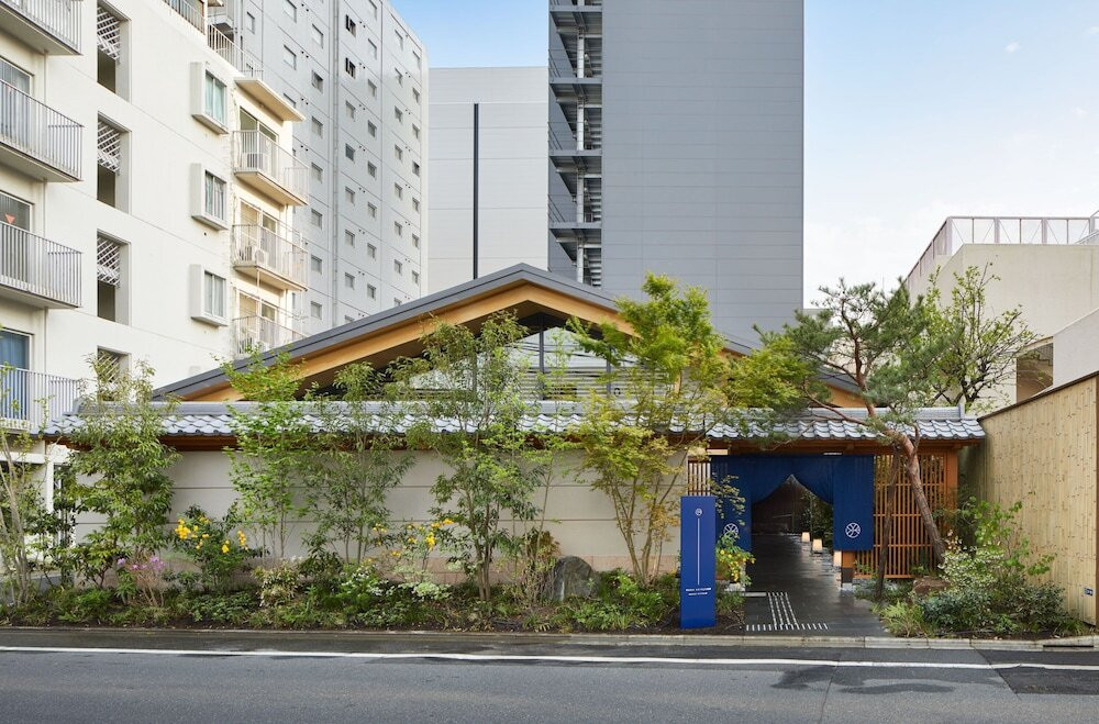 新宿のど真ん中で天然温泉を味わう贅沢さ3922949