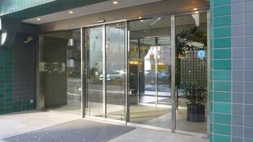 施設の入り口 / 9