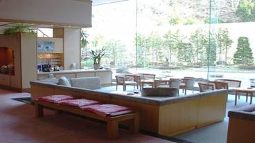 ロビー応接スペース / 2