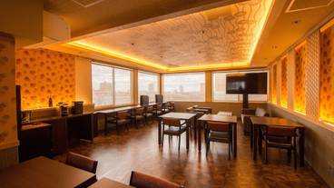 最上階のラウンジ / 3