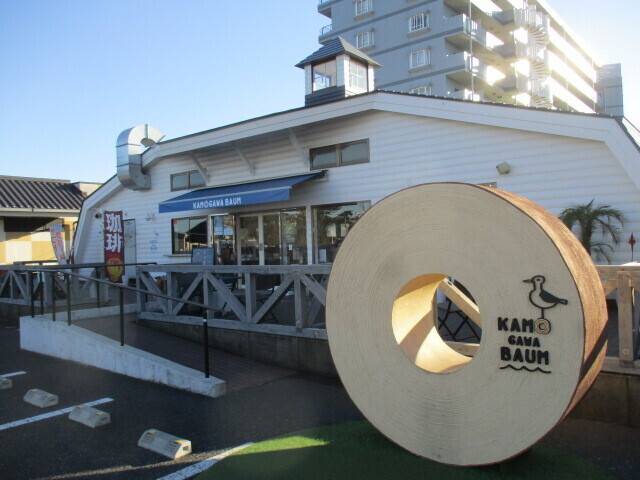 近くの市場で
旅のお土産選び / 1