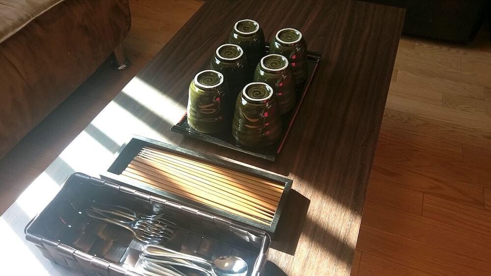 客室内のダイニングエリア