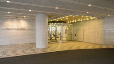 施設の入り口 / 29