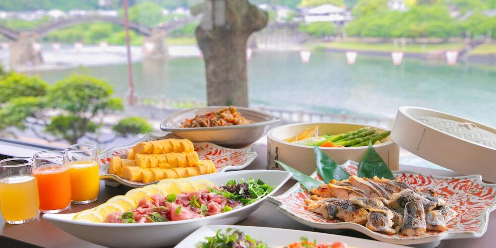 「錦帯橋」を眺めながらの贅沢な朝食バイキング4036962