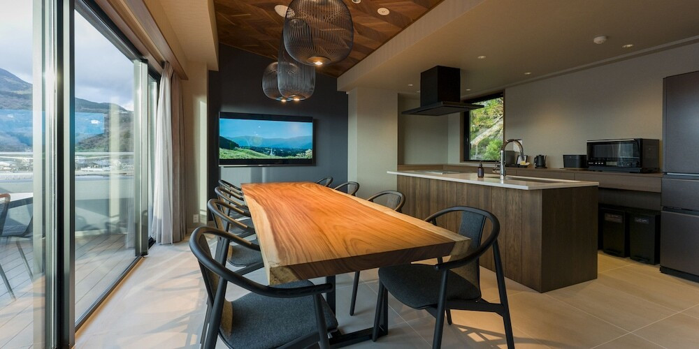 客室内のダイニングエリア