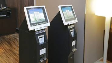 チェックイン / チェックアウト キオスク / 1