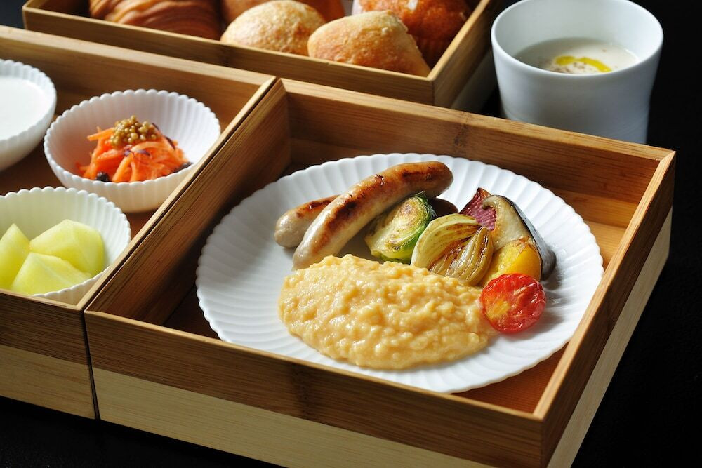 彩り華やかな朝食をのんびりいただく4283632