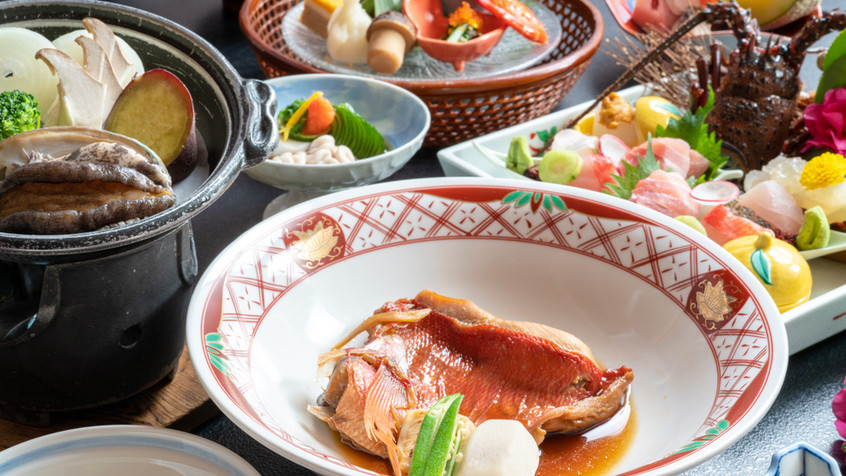 2. 伊豆大島の正面！観光も楽しめるロケーションの「熱川館」4241263