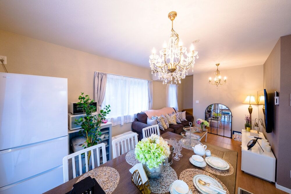 客室内のダイニングエリア