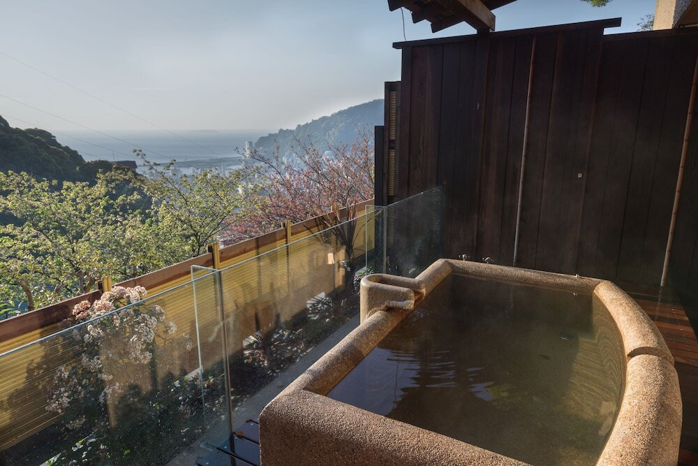 プライベートを大事にできる、13歳未満宿泊不可の宿4273111