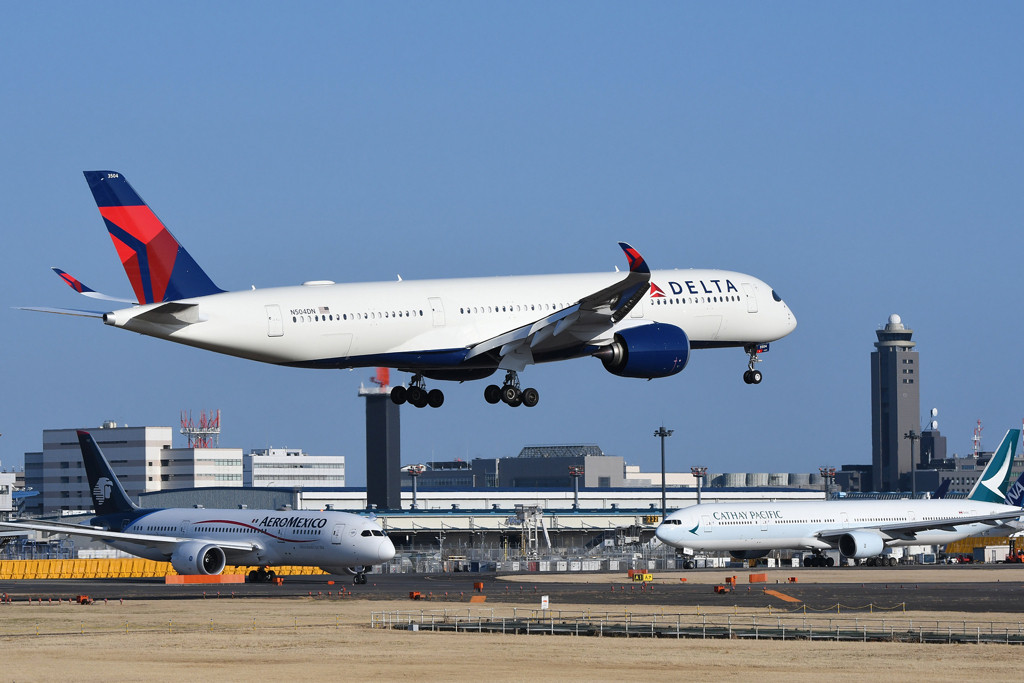 空港周辺のホテルなら荷物が多くても安心♪3981565