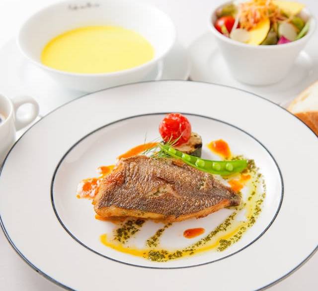 おしゃれな神戸旅
ラストは贅沢ブランチ / 3