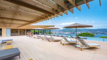 インフィニティ プール / 23