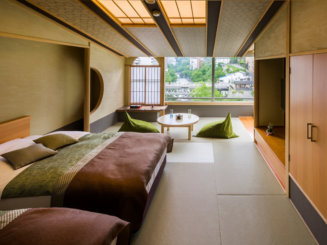 リニューアルコンセプトルーム洋室(渓谷側)