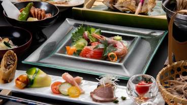 食事・飲み物 / 10