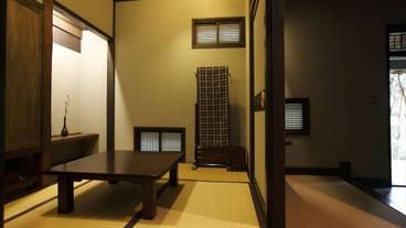 客室内のダイニングエリア / 10