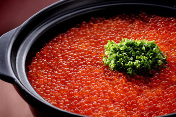 「SHARI THE TOKYO SUSHI BAR」料理 1139612 鮭とたっぷりイクラの釜炊き御飯