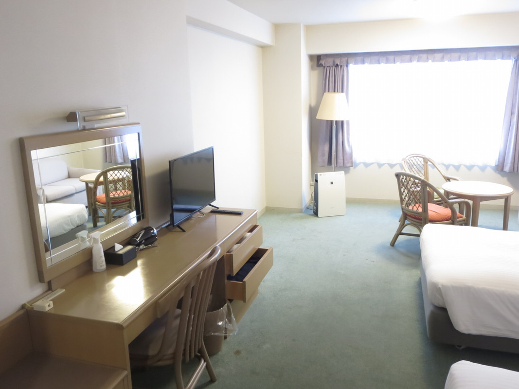 客室の調度品はこんな感じです。