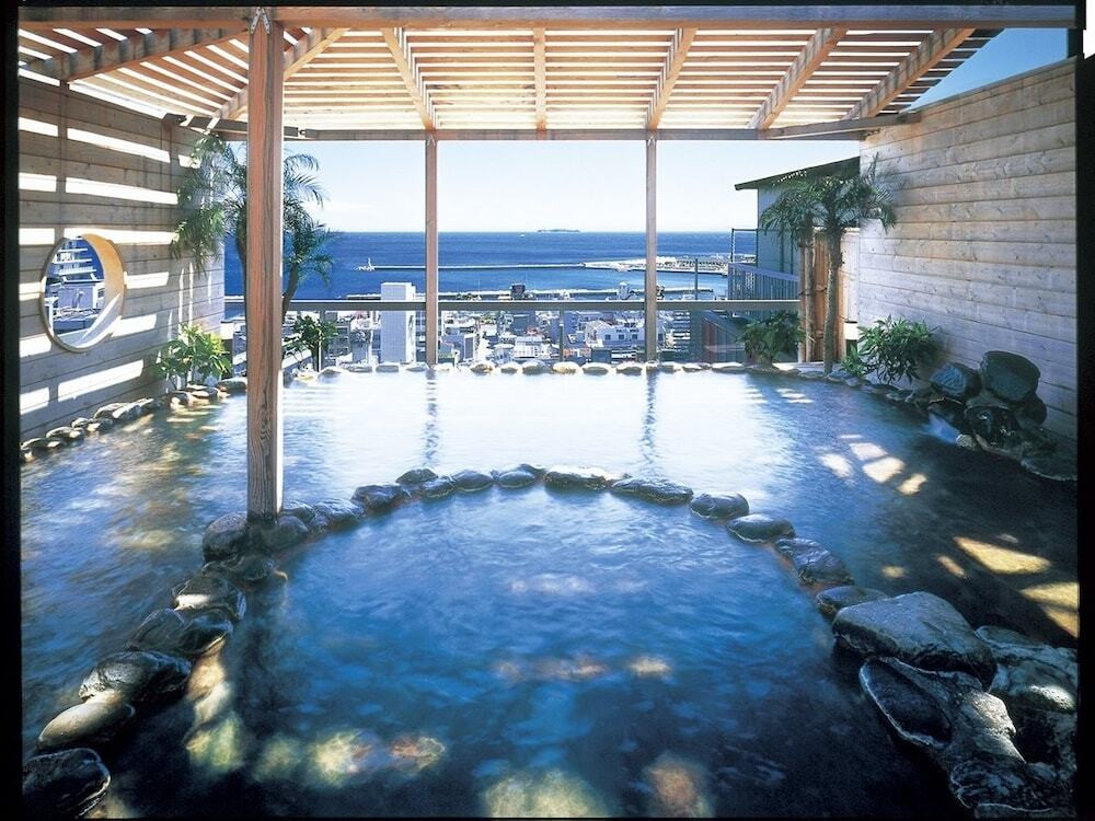 プールや卓球、3種類のお風呂も♪滞在中は館内施設を満喫4042996