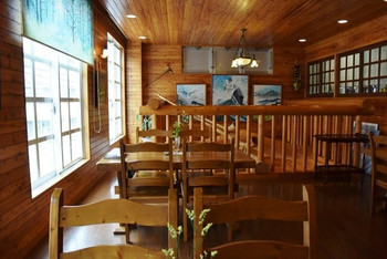 「エーデルワイス洋菓子店 呉本通店」内観 1218045 店内の雰囲気