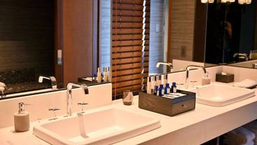 ロイヤルスイートの洗面スペース例 / 14