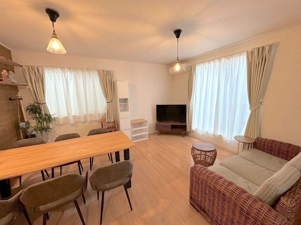 客室内のダイニングエリア