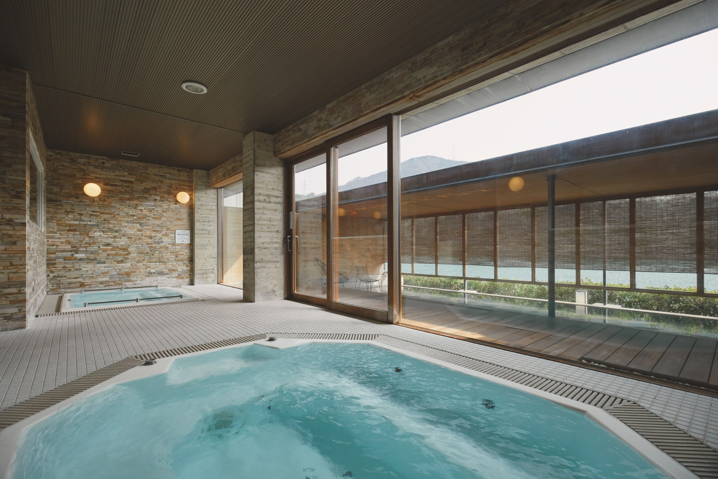 美術館のようなホテルでアートやスパを満喫4055090