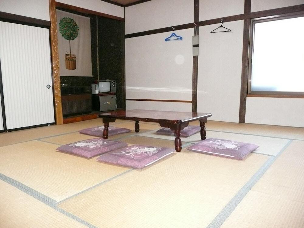 客室内のダイニングエリア