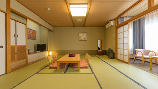 和室 (15畳+広縁)