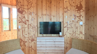 ~ハローキティコラボルーム「ハローキティ星のコクーン」~星が輝くキュートなお部屋/ご宿泊者様限定の豪華オリジナルグッズをプレゼント/姉妹施設ハローキティスマイルご入場券付き/4名定員/禁煙/全室檜風呂