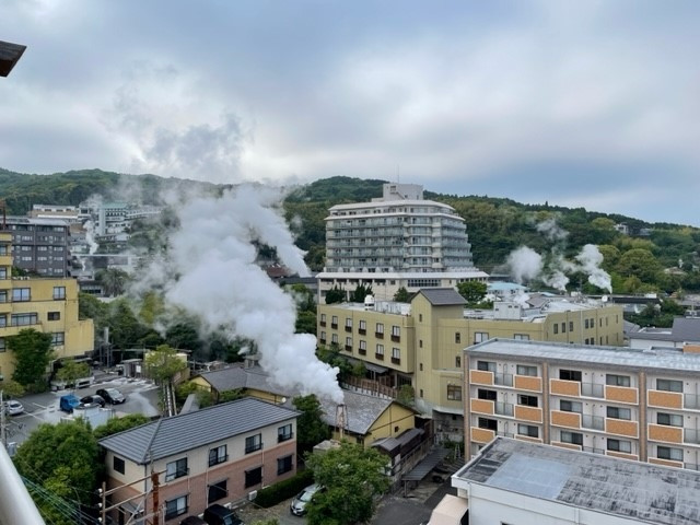 鉄輪温泉街の湯けむりが良く見えて良かったです！夜景も綺麗。