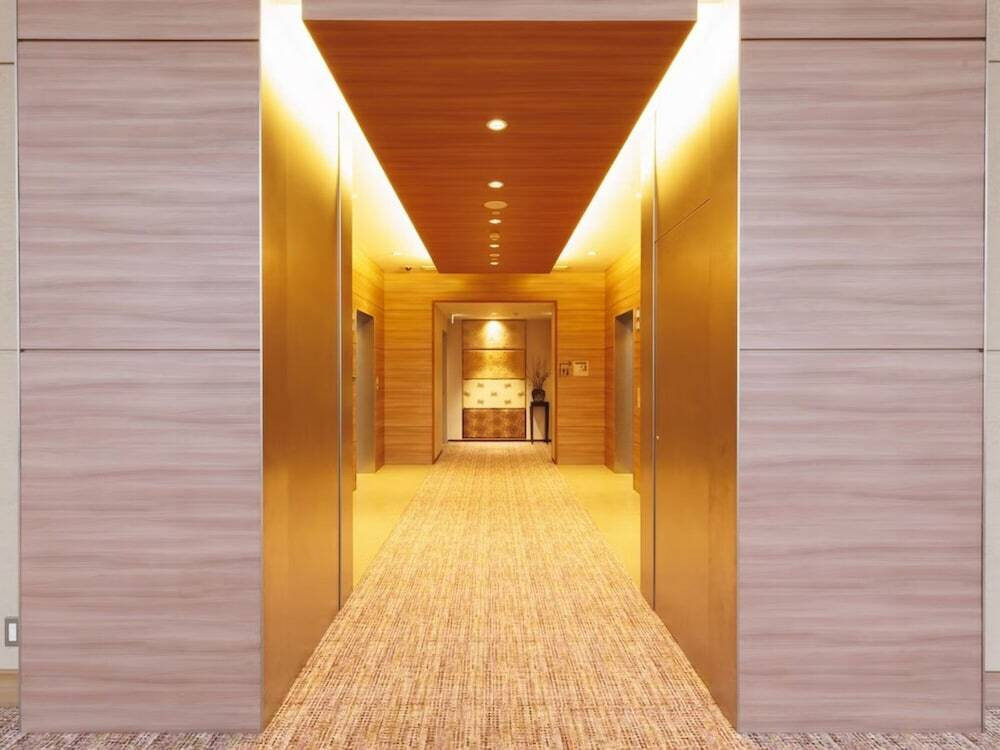 フロント