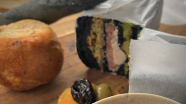 食事・飲み物 / 12