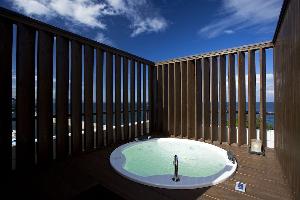 海を臨む異国情緒溢れる港の宿3460796