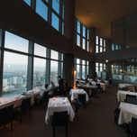 【東京】海が見えるレストランで開放的なひとときを。非日常的な気分を味わえるお店5選
