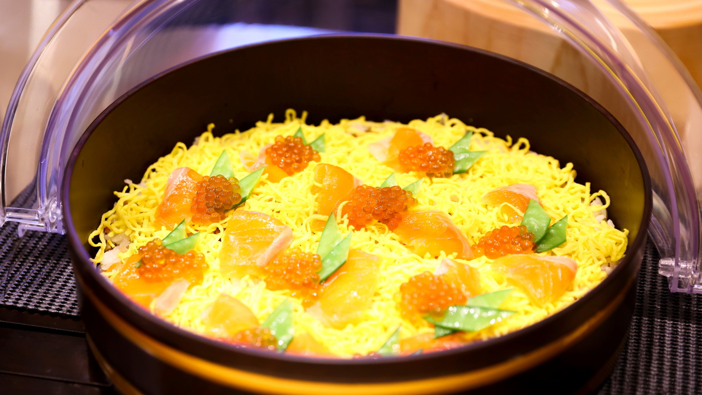 朝食　信州サーモンちらし寿司