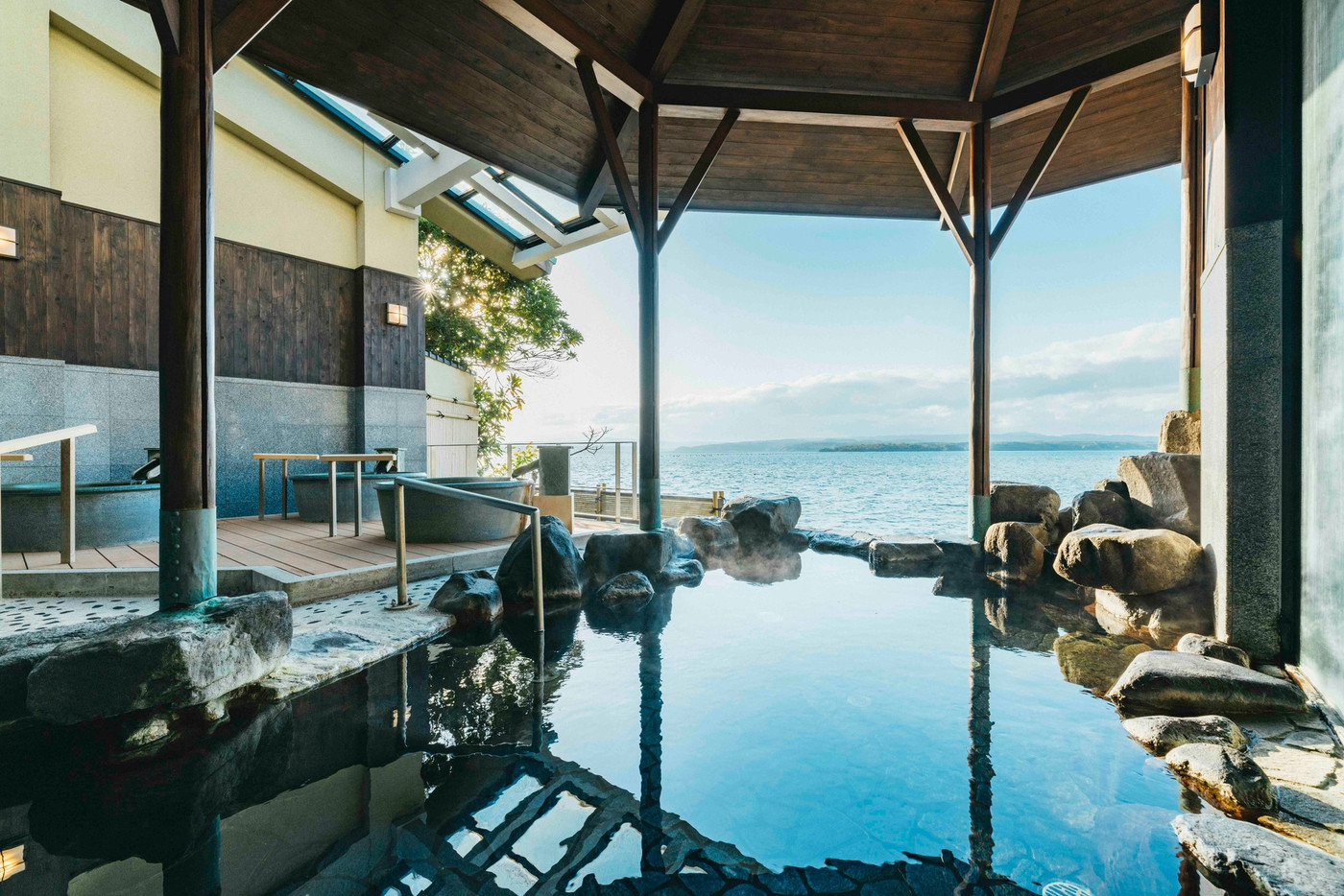 1.露天風呂から夕暮れと朝焼けの絶景が見える「和倉温泉 多田屋」3450604