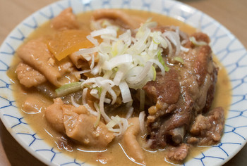 「もつ焼き じんちゃん」 料理 65811619 2017.4 もつ煮込（390円）
