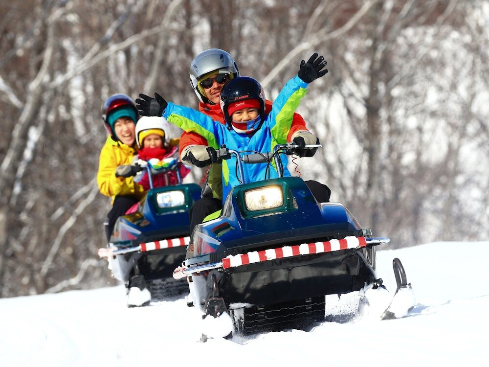 スノーモービル