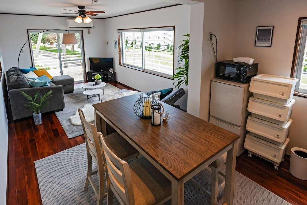 客室内のダイニングエリア