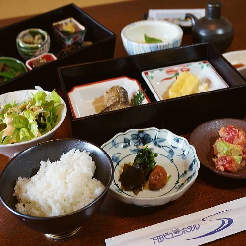 ボリューム満点！
ほかほかの朝ごはん / 1