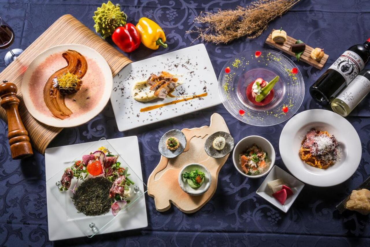 “本のソムリエ”セレクトの本に囲まれるライブラリー4070981