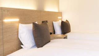 【禁煙】ハリウッドツインルーム/16㎡/110 ㎝ 幅ベッド2台/2名迄